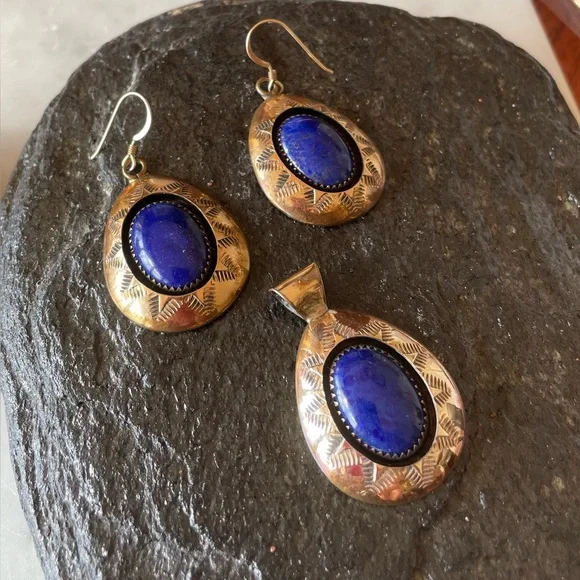 Native Americans Vintage Navajo Lapis Gold Pendant and Earrings Set - Picture 4 of 9